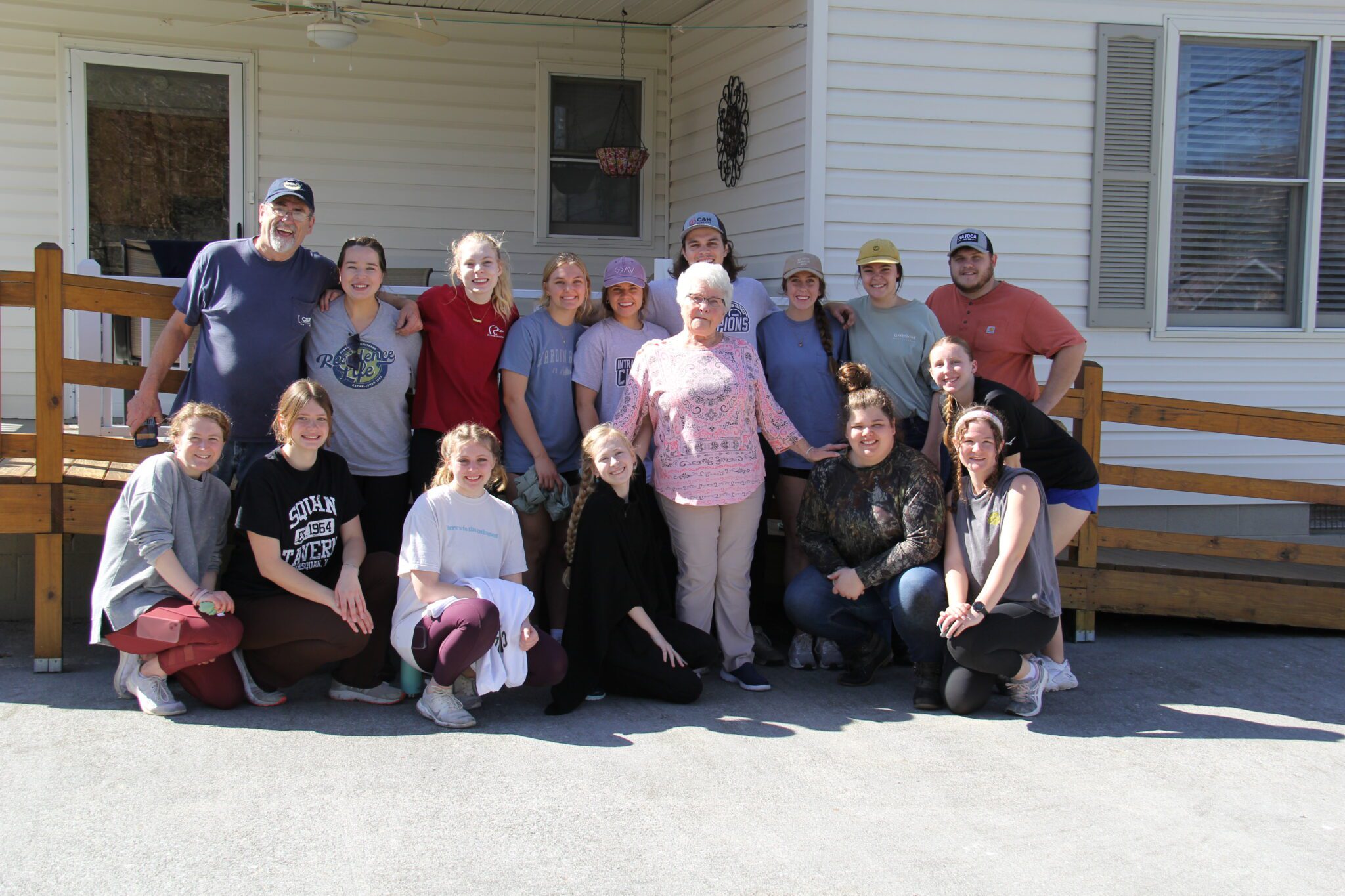 CSU students serve by helping the widows and shut ins of a community in Tennessee.